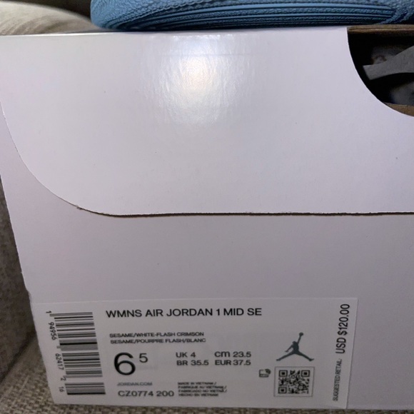 Air Jordn 1 Mid SE Sesame - Picture 9 of 9